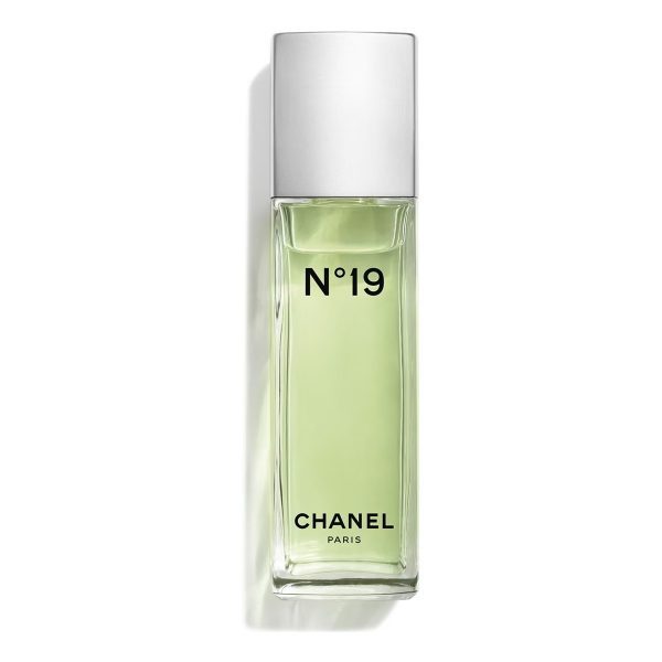 CHANEL N°19 Eau De Toilette Spray